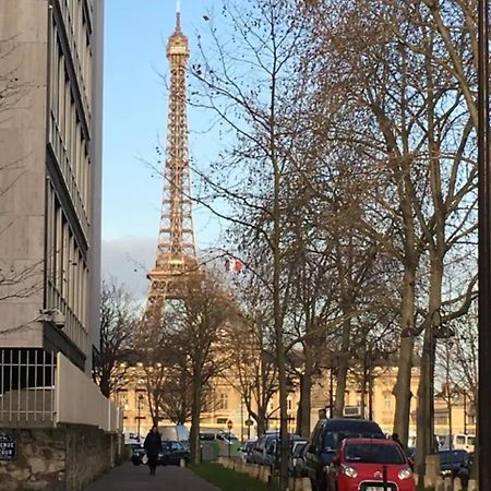 Studio Pour Deux Face A La Tour Eiffel París Exterior foto